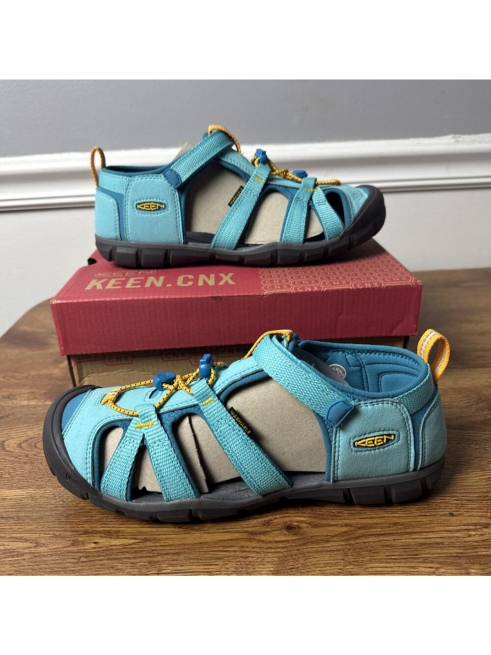 KEEN Big Kids Seacamp II CNX Sandals Size 7, Ipanema/Fjord Blue NWOT
